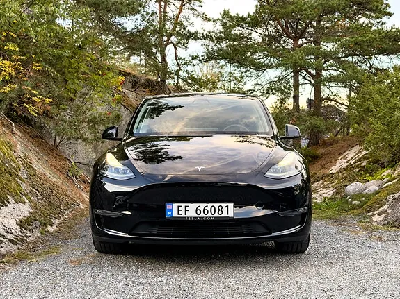 Tesla Model Y 2023 photo 4