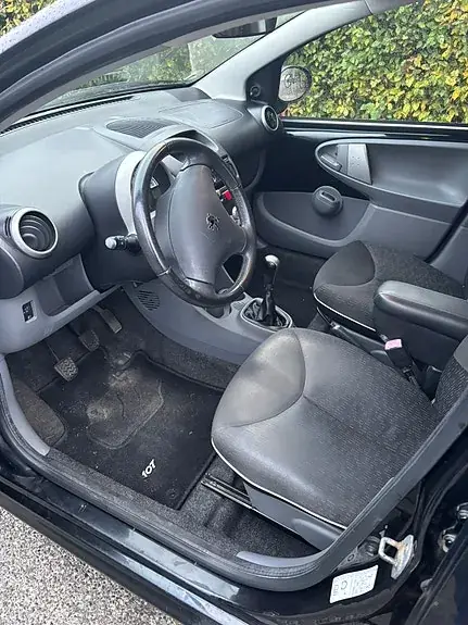 Peugeot 107 2010 photo 4