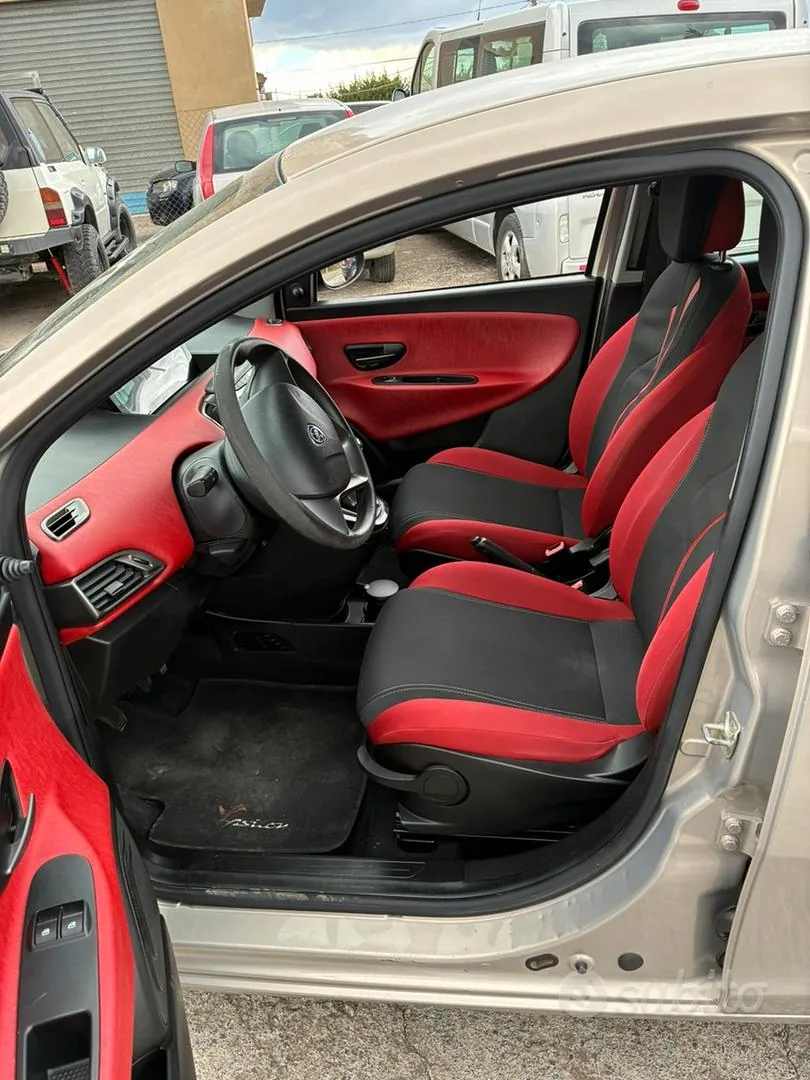 Lancia Ypsilon 2012 photo 5
