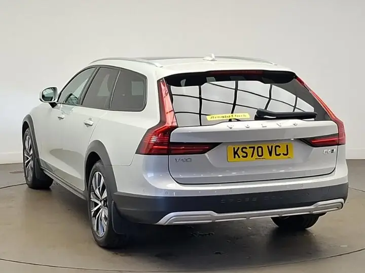 Volvo V90 Cross Country 2020 photo 2