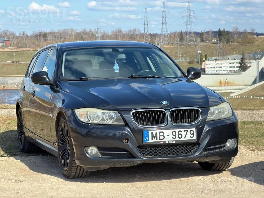BMW 320 2010 photo 3