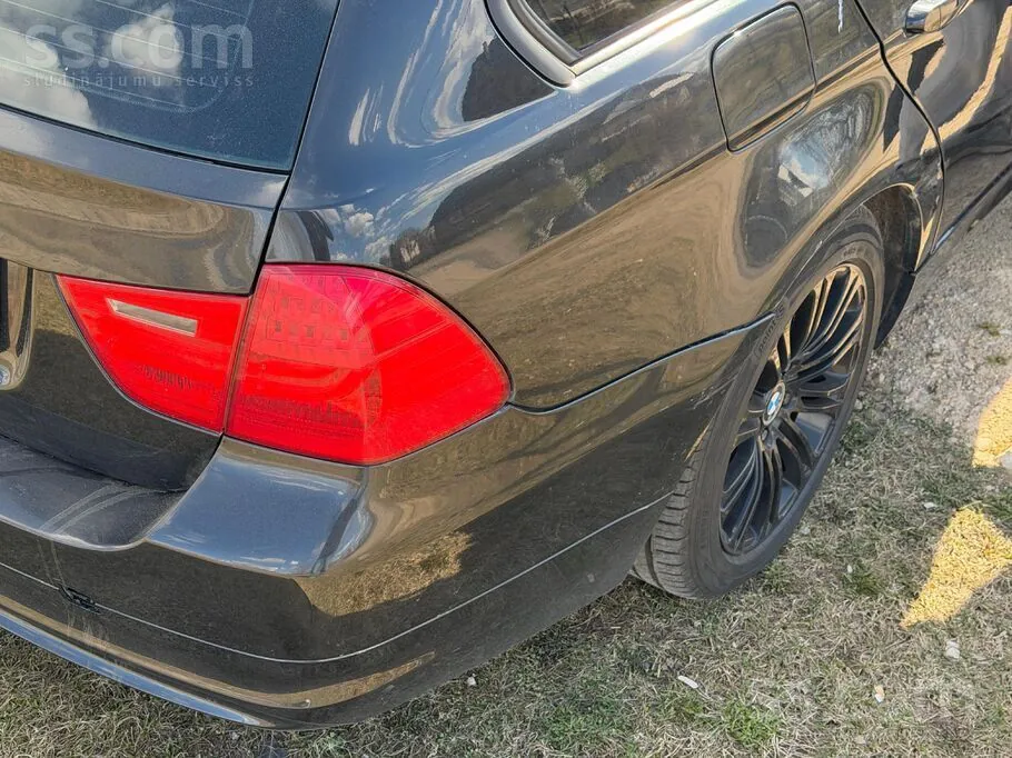 BMW 320 2010 photo 4