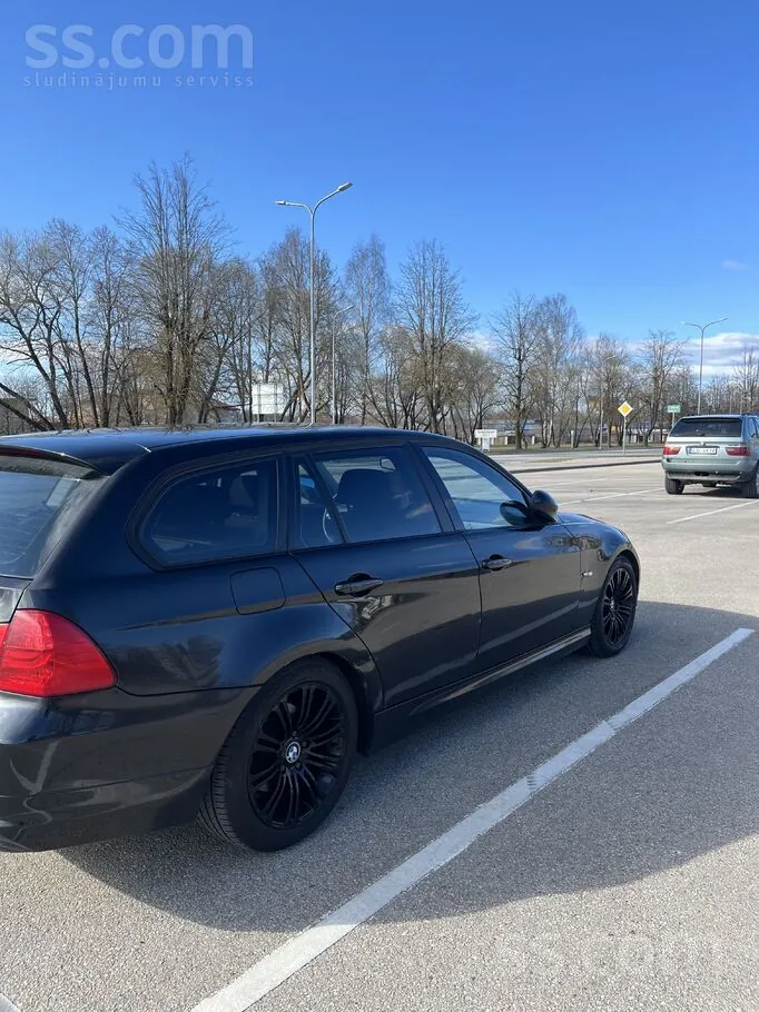 BMW 320 2010 photo 5