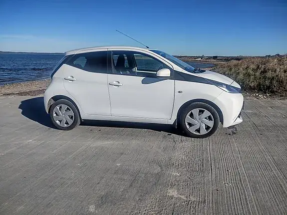 Toyota Aygo 2014 photo 2