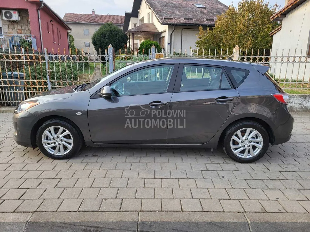 Mazda 3 2013 photo 2