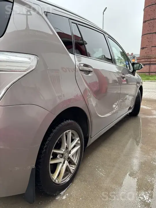Toyota Verso 2015 photo 5