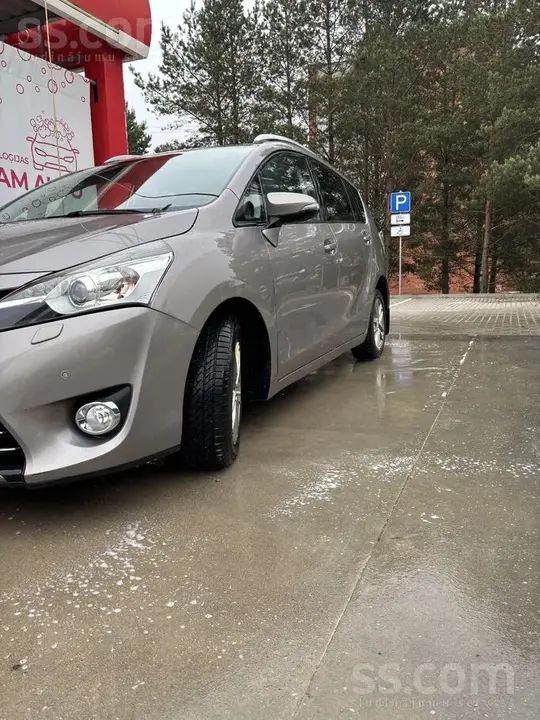Toyota Verso 2015 photo 3