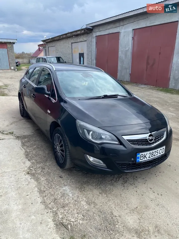 Opel Astra 2011 photo 5