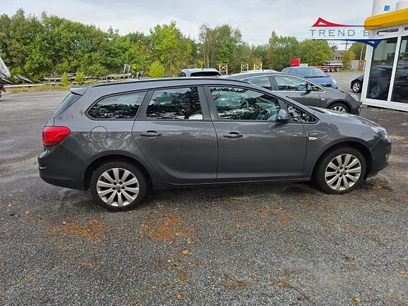Opel Astra 2012 photo 5