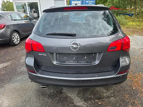 Opel Astra 2012 photo 3