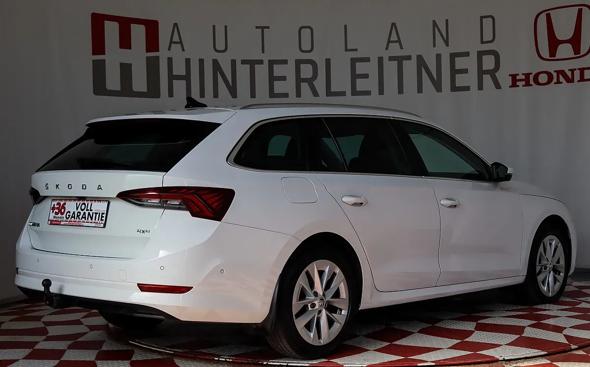 Skoda Octavia 2022 photo 2