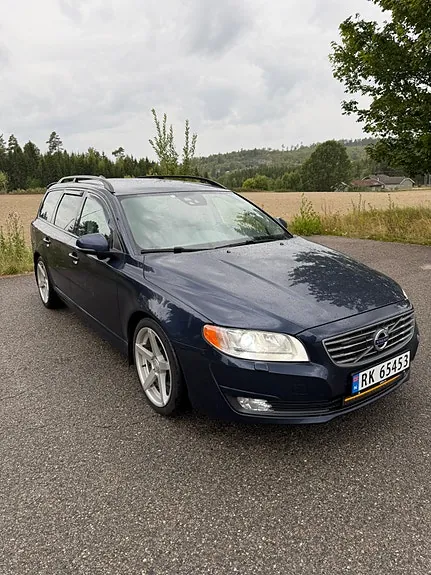 Volvo V70 2014 photo 2