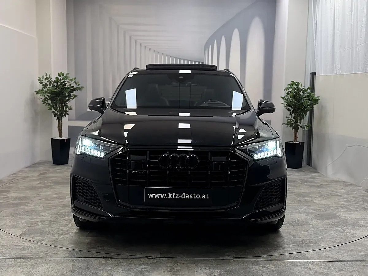Audi Q7 2020 photo 2