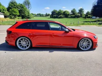 Audi Rs4 2018 photo 3