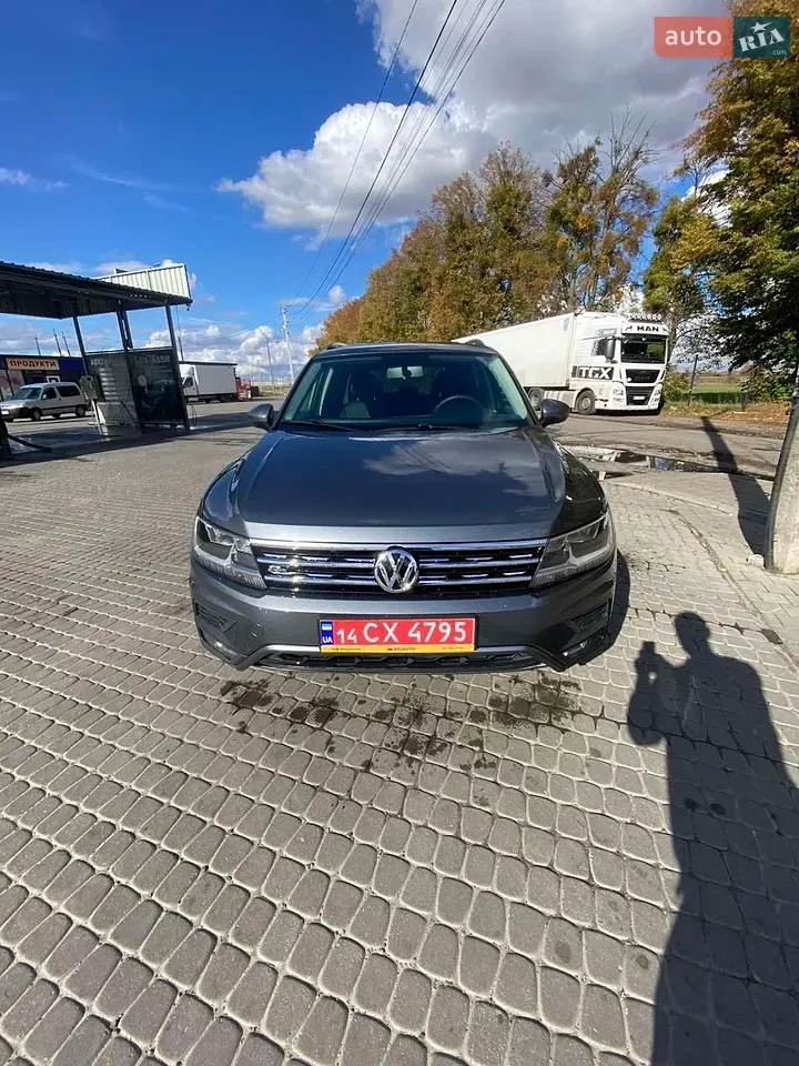 Volkswagen Tiguan 2018 photo 2