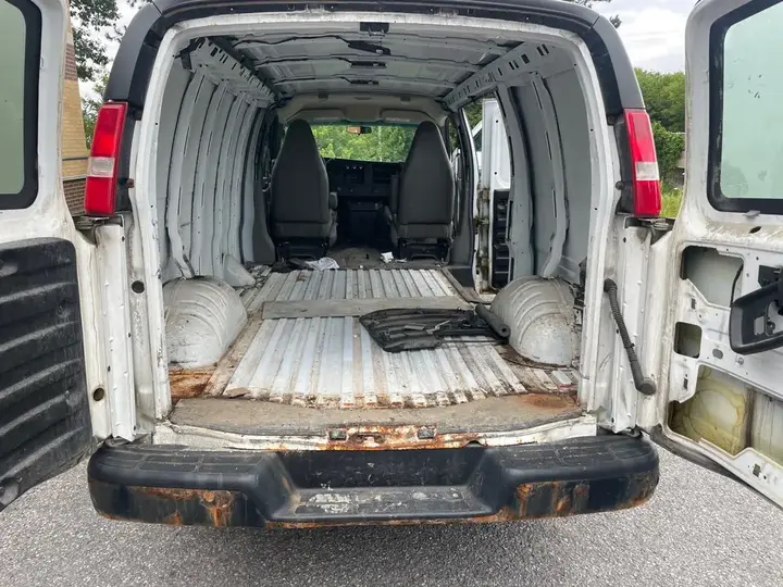 GMC Savana 2016 photo 5