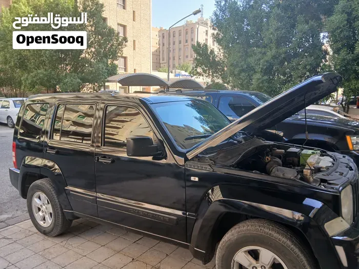 Jeep Cherokee 2010 photo 4