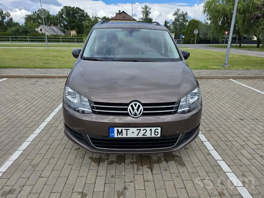 Volkswagen Sharan 2012 photo 2