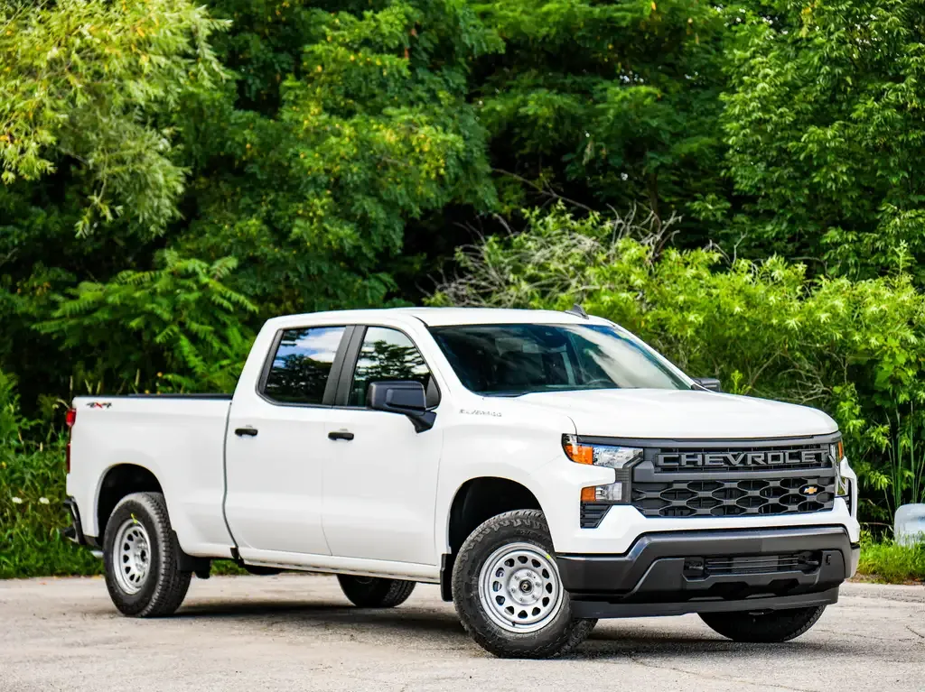 Chevrolet Silverado 1500 2026 photo 2