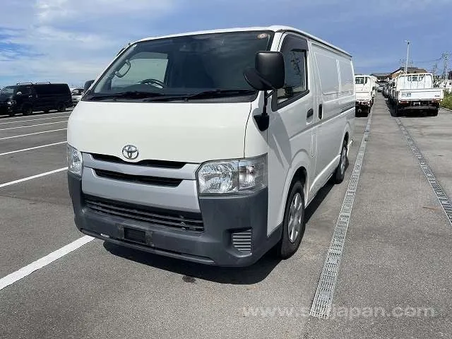 Toyota Regiusace Van 2019 photo 2