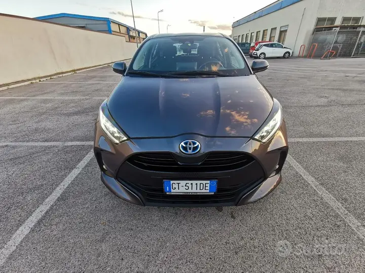 Toyota Yaris 2024 photo 2