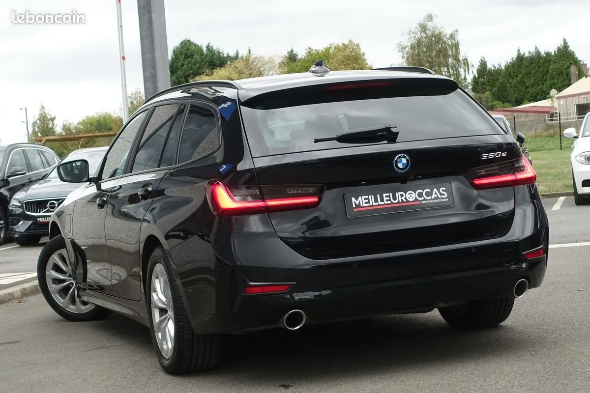BMW 3 Series 2021 photo 3