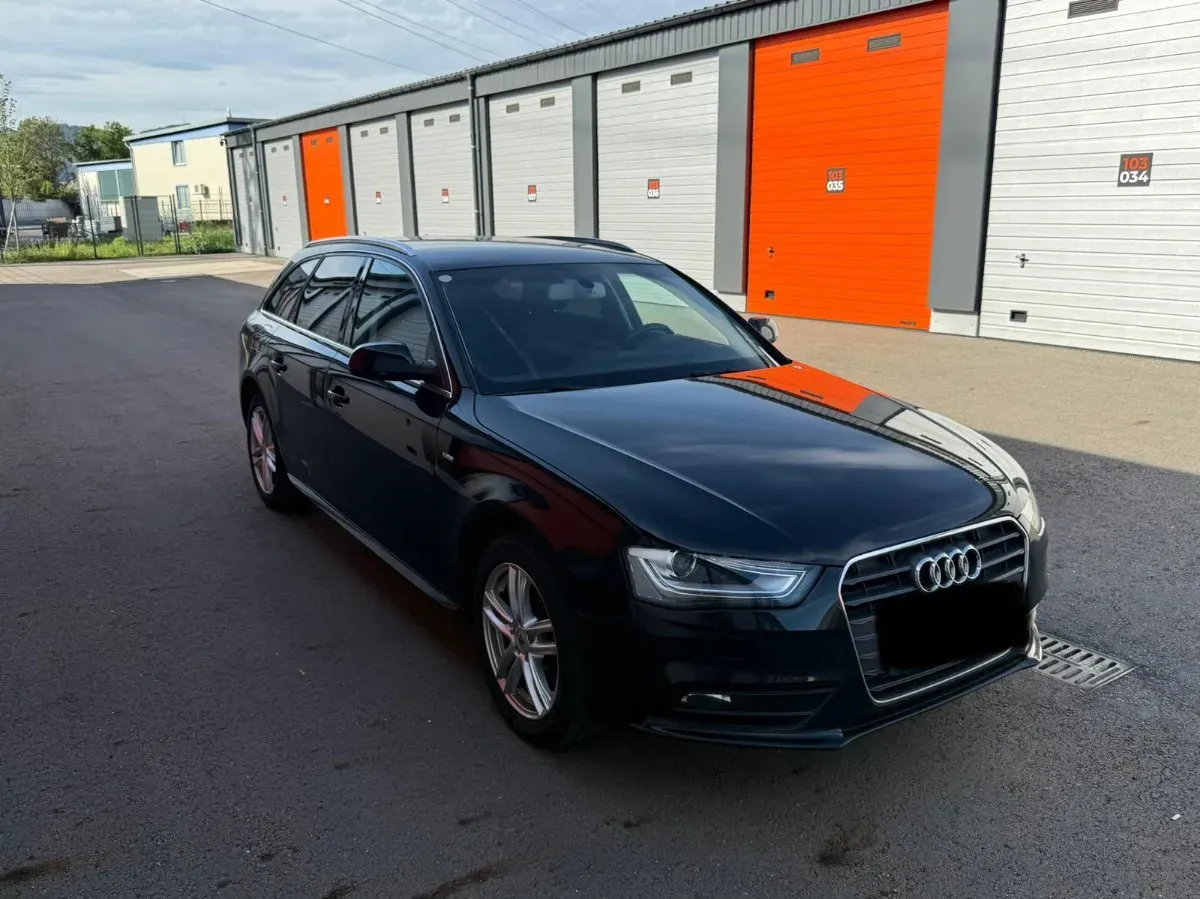 Audi A4 2013 photo 2