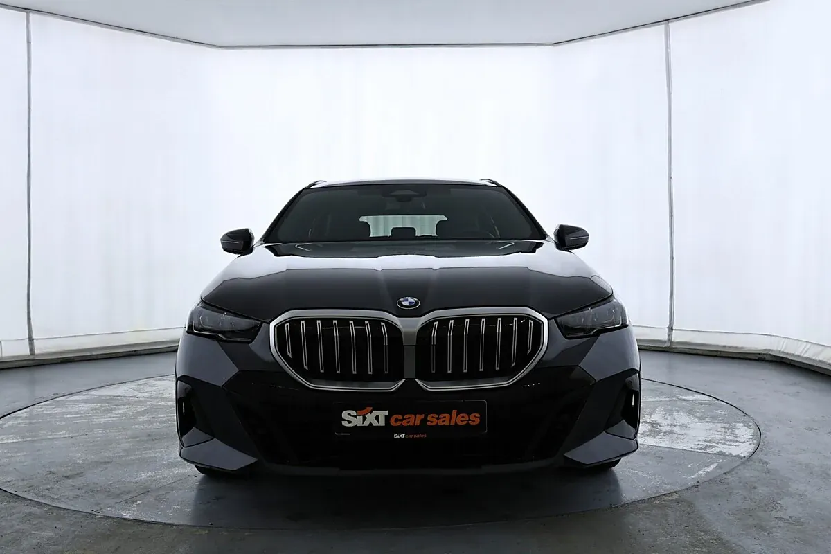 BMW 5 Series 2025 photo 2