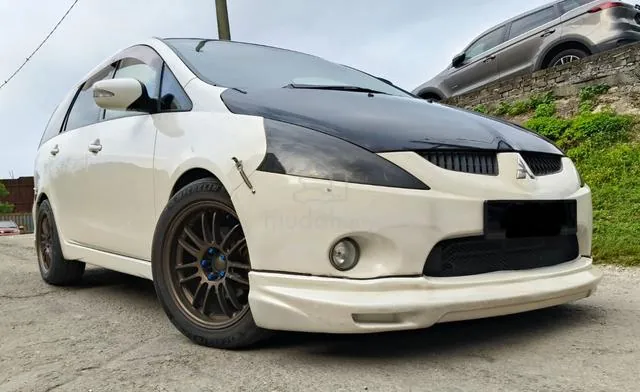 Mitsubishi Grandis