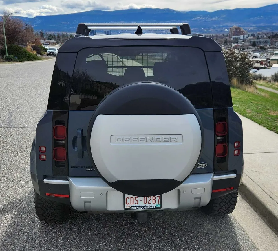 Land Rover Defender 2020 photo 4