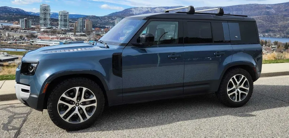 Land Rover Defender 2020 photo 2