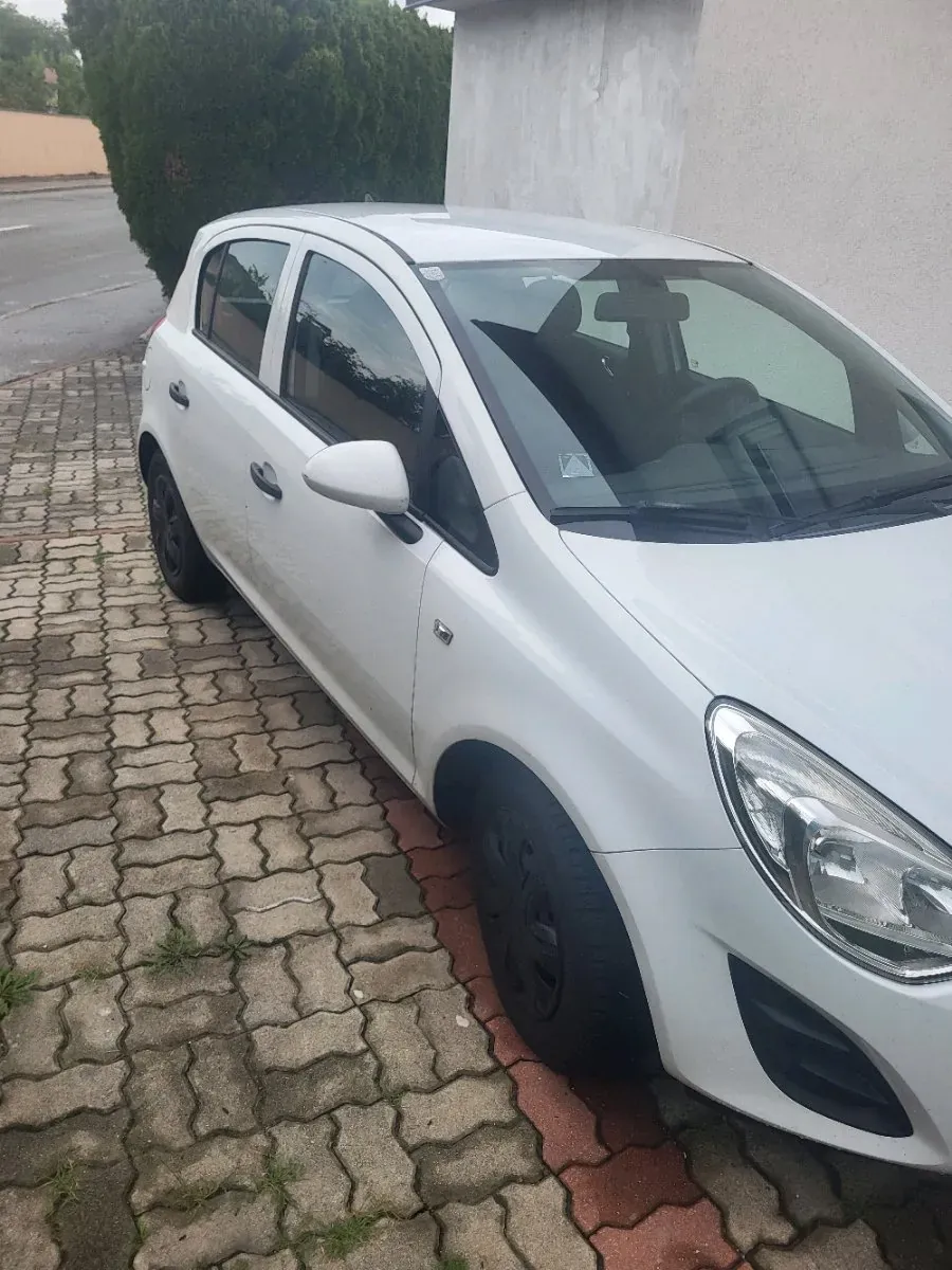 Opel Corsa 2012 photo 2