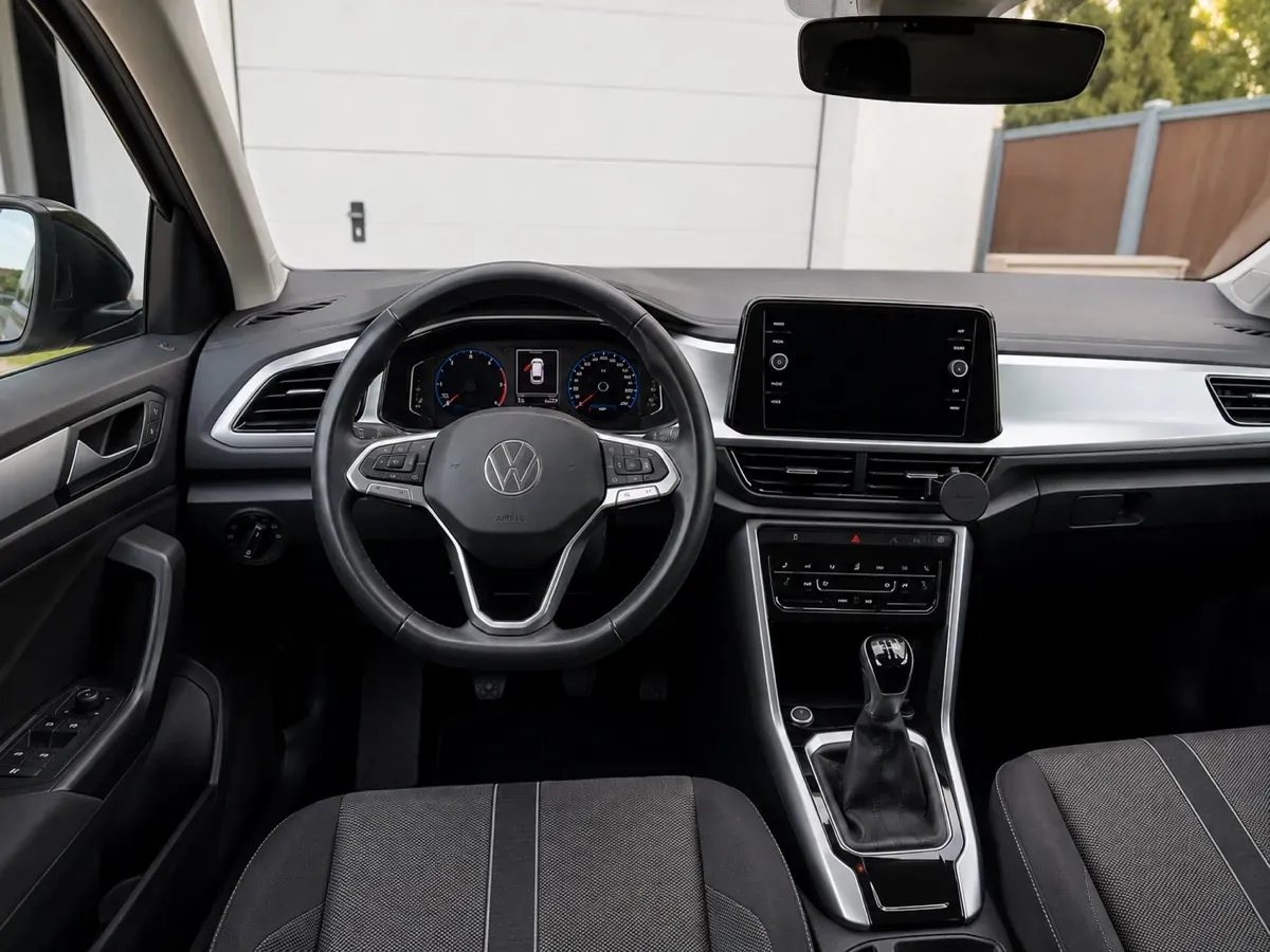 Volkswagen T-Roc 2023 photo 3