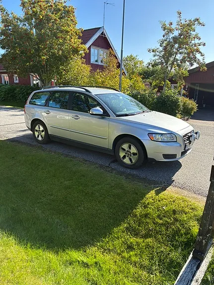 Volvo V50 2010 photo 2