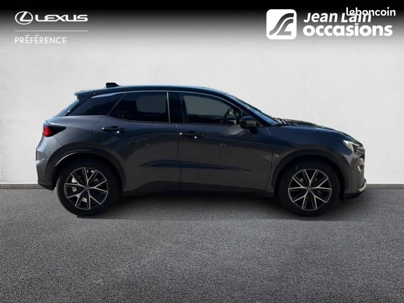 Lexus Lbx 2025 photo 4