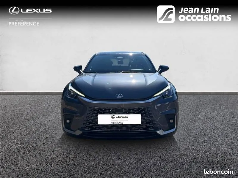 Lexus Lbx 2025 photo 2