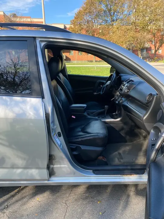Toyota Rav4 2010 photo 5