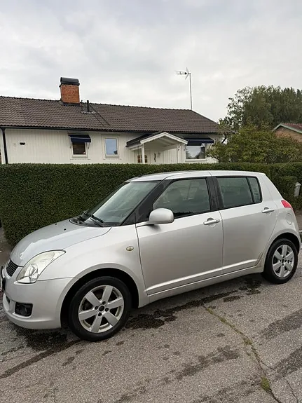 Suzuki Swift 2010 photo 3