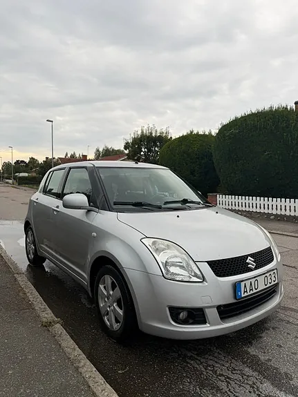 Suzuki Swift 2010 photo 2