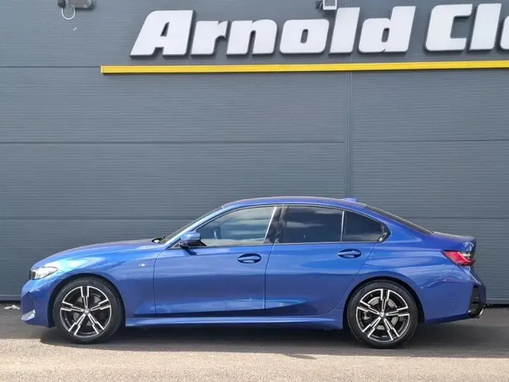 BMW 3 Series 2023 photo 4