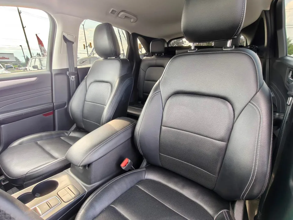 Ford Escape 2022 photo 3
