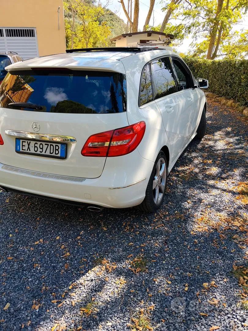 Mercedes-Benz B-Class 2014 photo 4