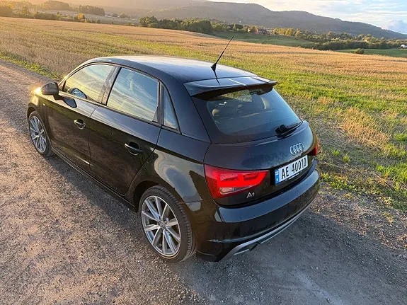Audi A1 2014 photo 3