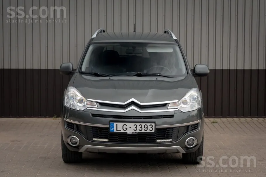 Citroen C-Crosser 2010 photo 2