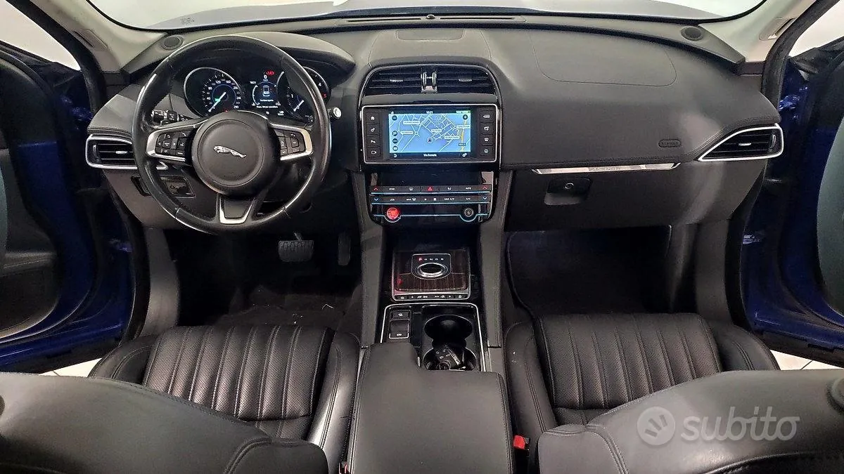 Jaguar F-Pace 2019 photo 2