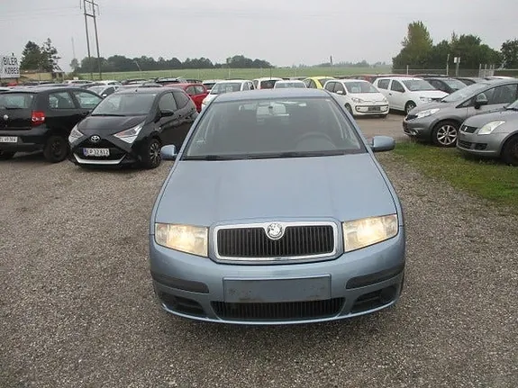 Skoda Fabia 2007 photo 2