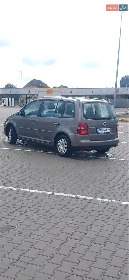 Volkswagen Touran 2009 photo 5