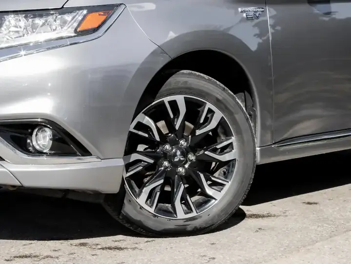 Mitsubishi Outlander 2018 photo 3