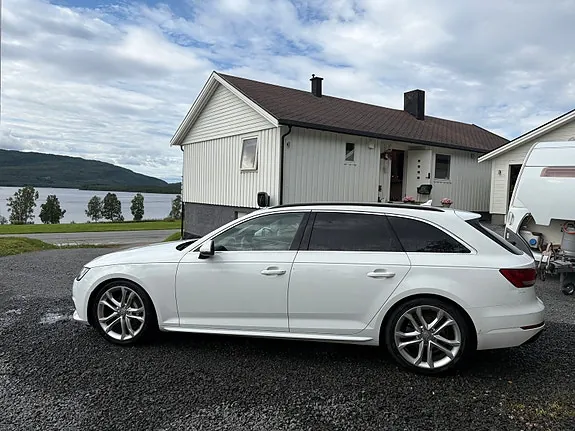 Audi A4 2018 photo 2