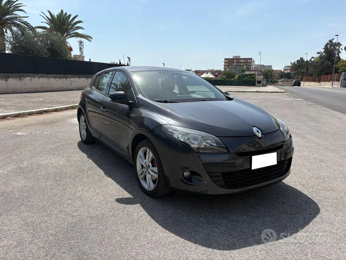 Renault Megane 2011 photo 2